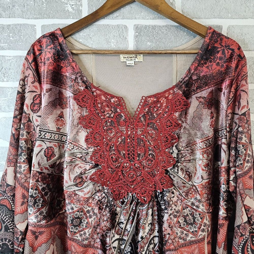 One World Boho Paisley Print‎ Tunic Top Women's 1X Crochet Lace Detail Red Black - Picture 2 of 10